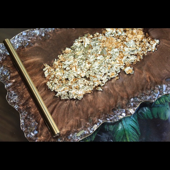 Handmade Brown Resin Tray With Handles And Coasters - Picture 6 of 13